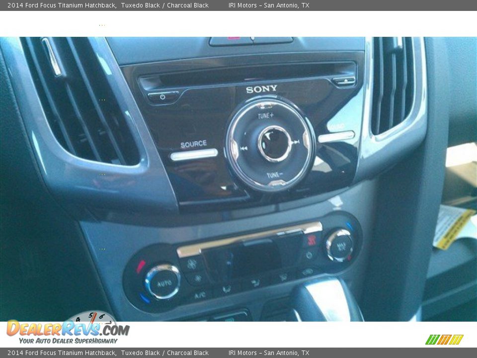 2014 Ford Focus Titanium Hatchback Tuxedo Black / Charcoal Black Photo #26