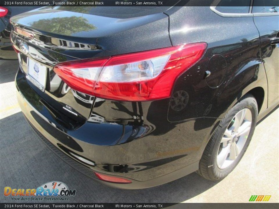 2014 Ford Focus SE Sedan Tuxedo Black / Charcoal Black Photo #9