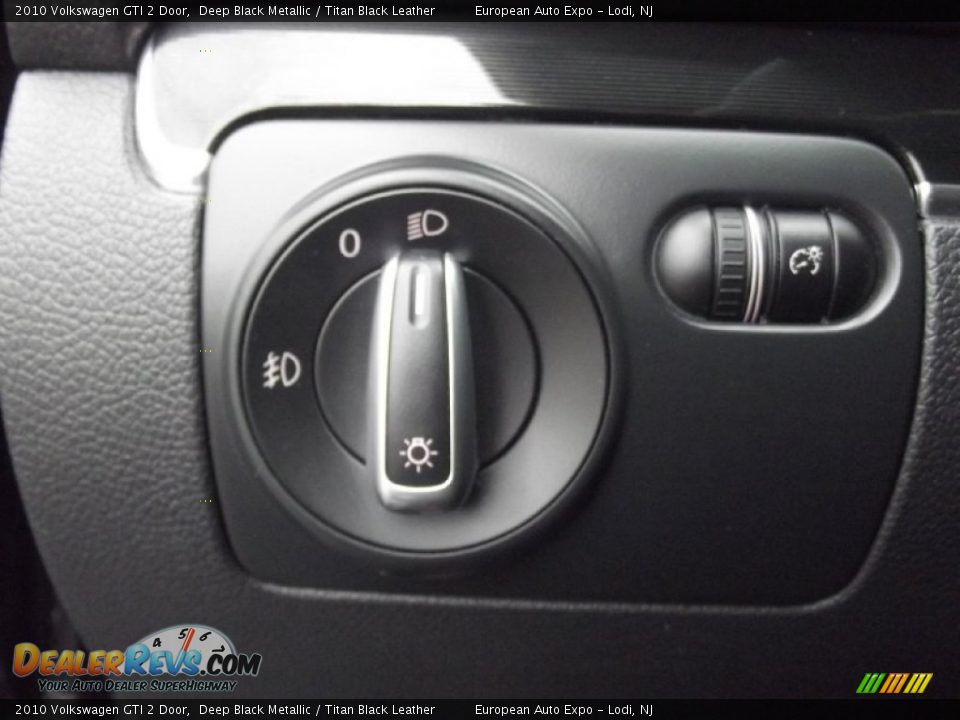 2010 Volkswagen GTI 2 Door Deep Black Metallic / Titan Black Leather Photo #16