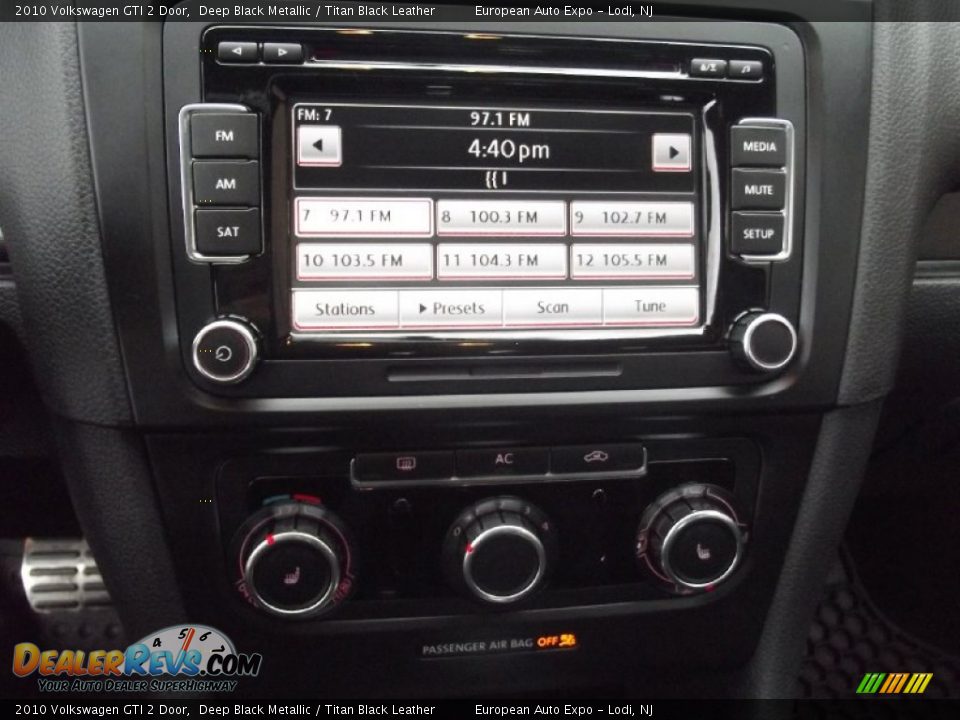 2010 Volkswagen GTI 2 Door Deep Black Metallic / Titan Black Leather Photo #22