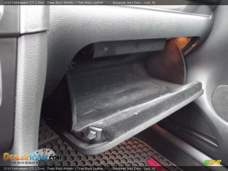 2010 Volkswagen GTI 2 Door Deep Black Metallic / Titan Black Leather Photo #24