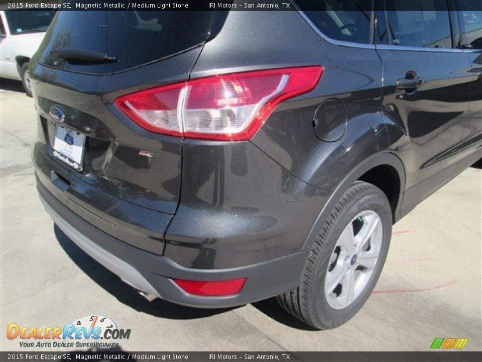 2015 Ford Escape SE Magnetic Metallic / Medium Light Stone Photo #9