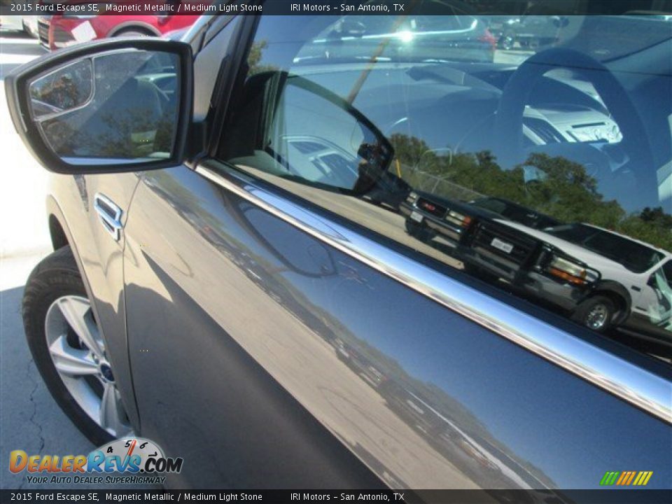 2015 Ford Escape SE Magnetic Metallic / Medium Light Stone Photo #18