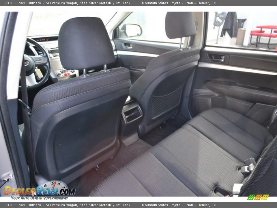 2010 Subaru Outback 2.5i Premium Wagon Steel Silver Metallic / Off Black Photo #17