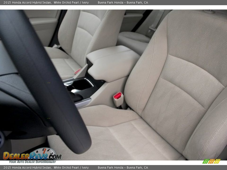 2015 Honda Accord Hybrid Sedan White Orchid Pearl / Ivory Photo #16
