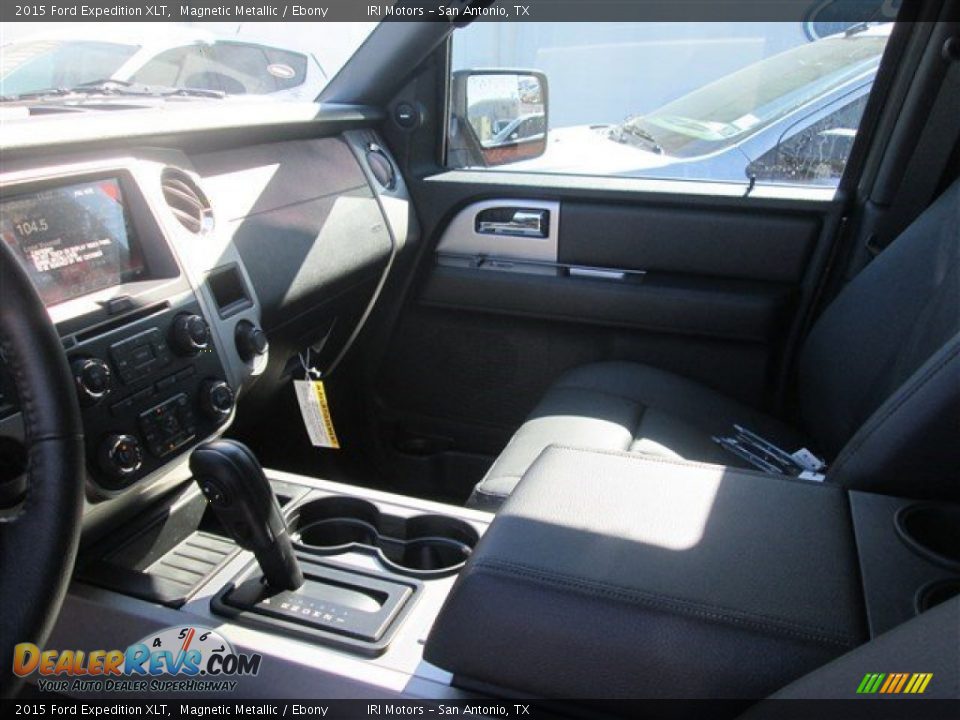 2015 Ford Expedition XLT Magnetic Metallic / Ebony Photo #28