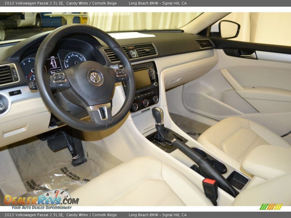 2013 Volkswagen Passat 2.5L SE Candy White / Cornsilk Beige Photo #12