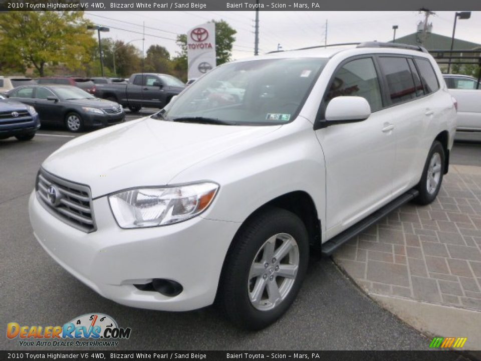 Front 3/4 View of 2010 Toyota Highlander V6 4WD Photo #13