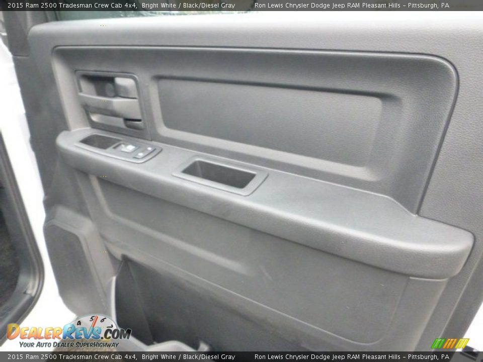 2015 Ram 2500 Tradesman Crew Cab 4x4 Bright White / Black/Diesel Gray Photo #11