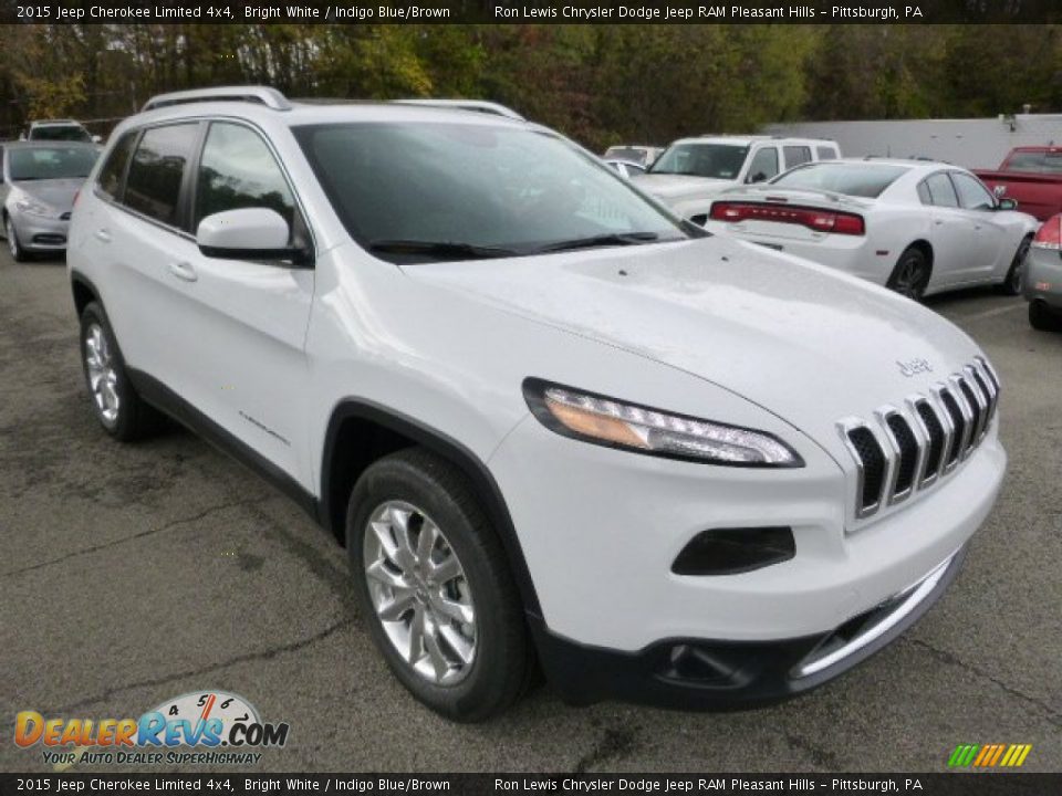 Front 3/4 View of 2015 Jeep Cherokee Limited 4x4 Photo #7