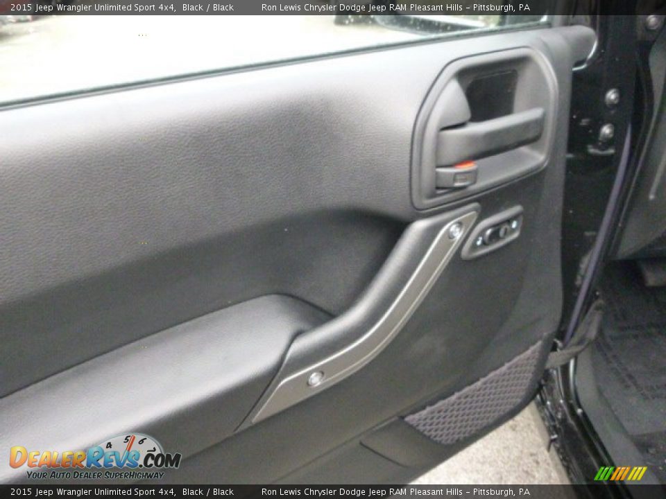2015 Jeep Wrangler Unlimited Sport 4x4 Black / Black Photo #17