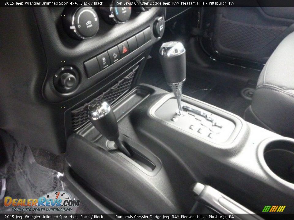 2015 Jeep Wrangler Unlimited Sport 4x4 Black / Black Photo #18
