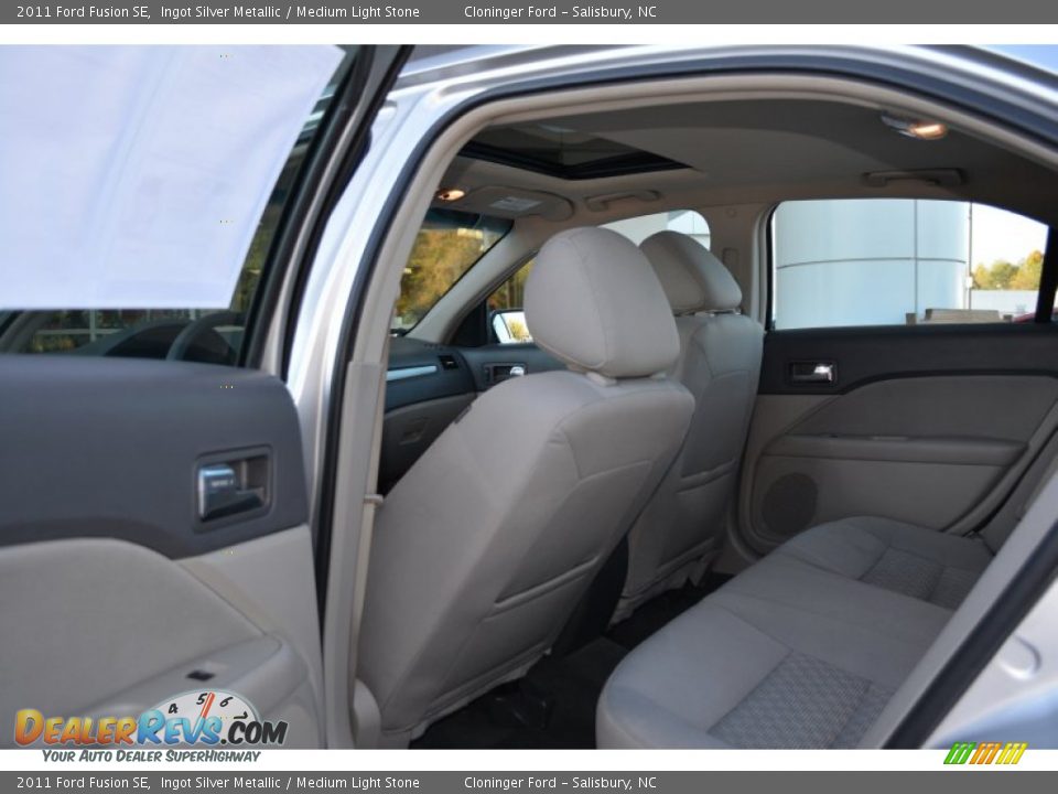 2011 Ford Fusion SE Ingot Silver Metallic / Medium Light Stone Photo #11