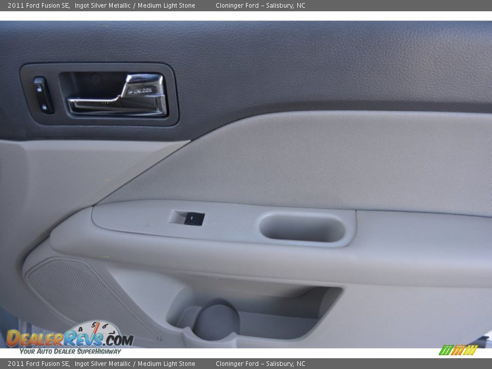 2011 Ford Fusion SE Ingot Silver Metallic / Medium Light Stone Photo #14