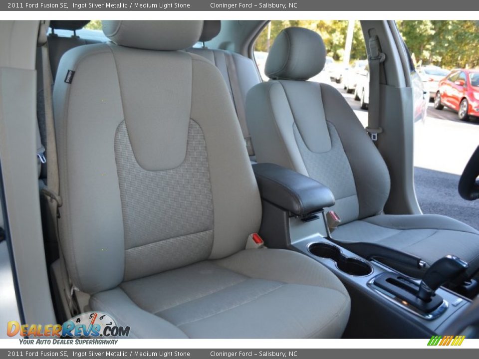 2011 Ford Fusion SE Ingot Silver Metallic / Medium Light Stone Photo #16