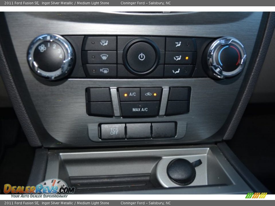 2011 Ford Fusion SE Ingot Silver Metallic / Medium Light Stone Photo #21