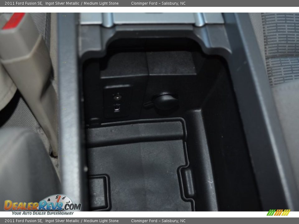 2011 Ford Fusion SE Ingot Silver Metallic / Medium Light Stone Photo #22