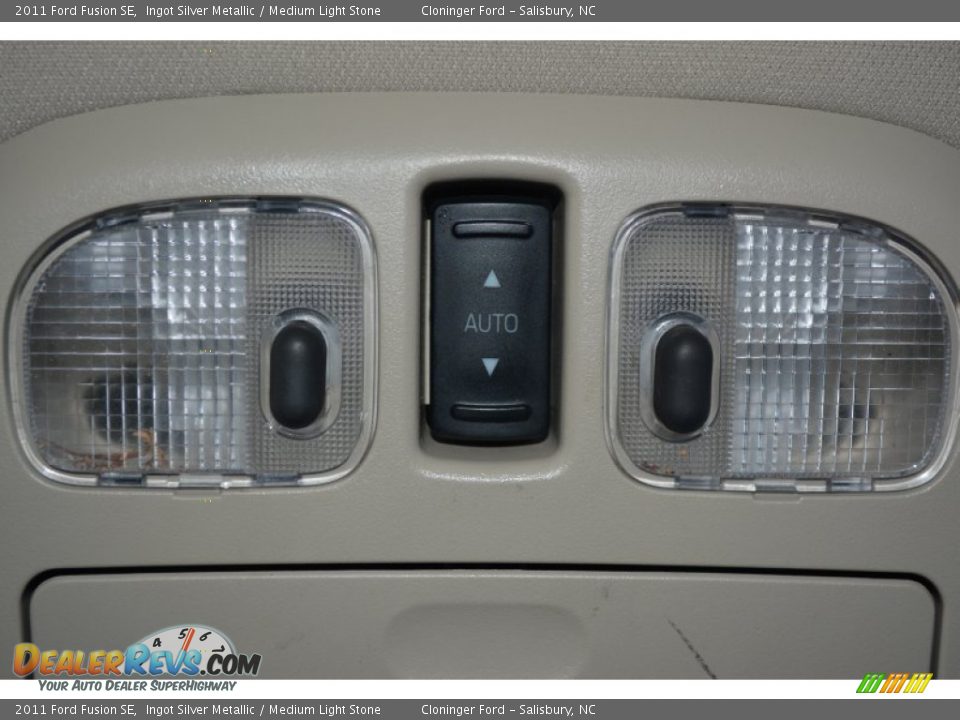 2011 Ford Fusion SE Ingot Silver Metallic / Medium Light Stone Photo #24