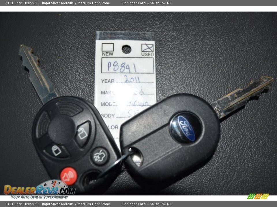 2011 Ford Fusion SE Ingot Silver Metallic / Medium Light Stone Photo #29