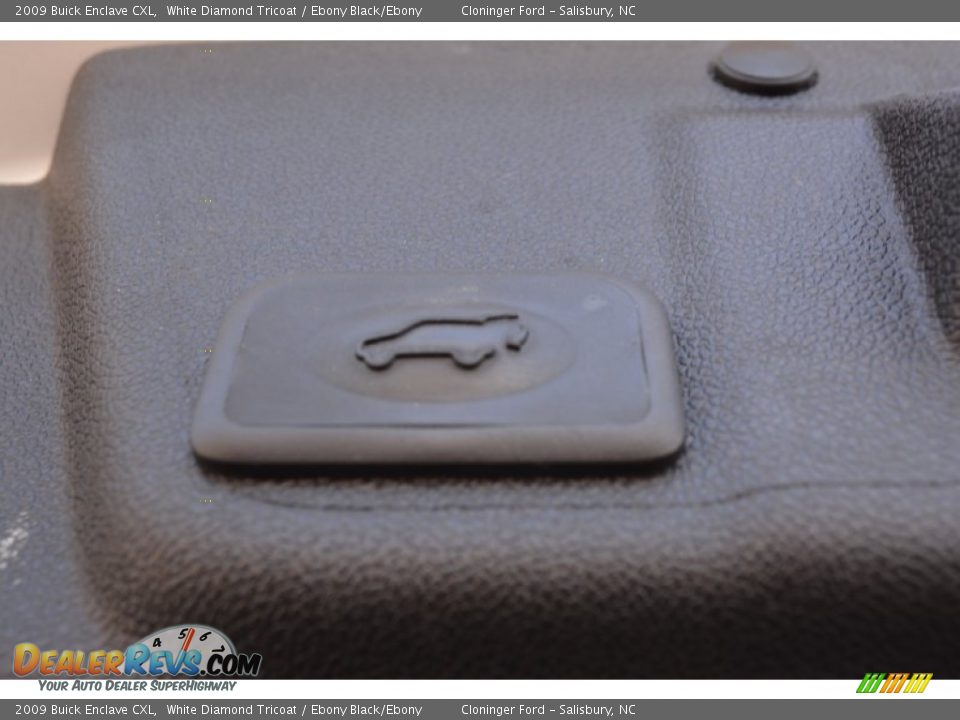 2009 Buick Enclave CXL White Diamond Tricoat / Ebony Black/Ebony Photo #14