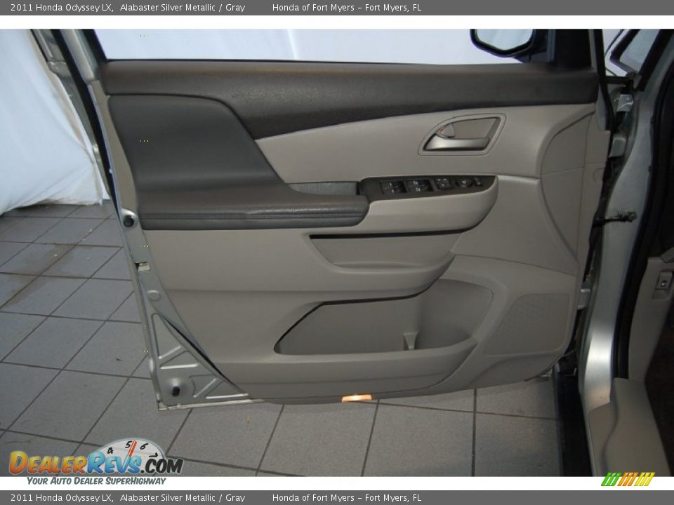 2011 Honda Odyssey LX Alabaster Silver Metallic / Gray Photo #12