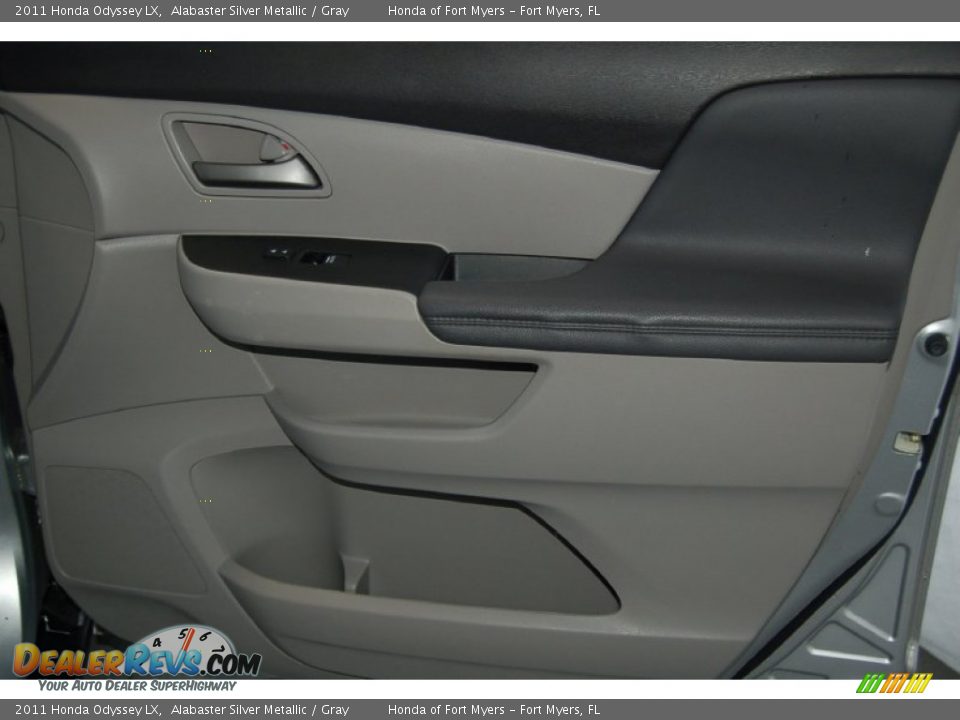 2011 Honda Odyssey LX Alabaster Silver Metallic / Gray Photo #27
