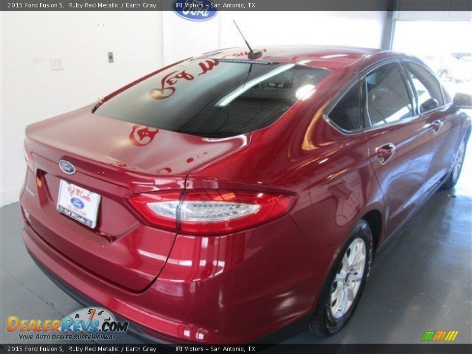 2015 Ford Fusion S Ruby Red Metallic / Earth Gray Photo #7