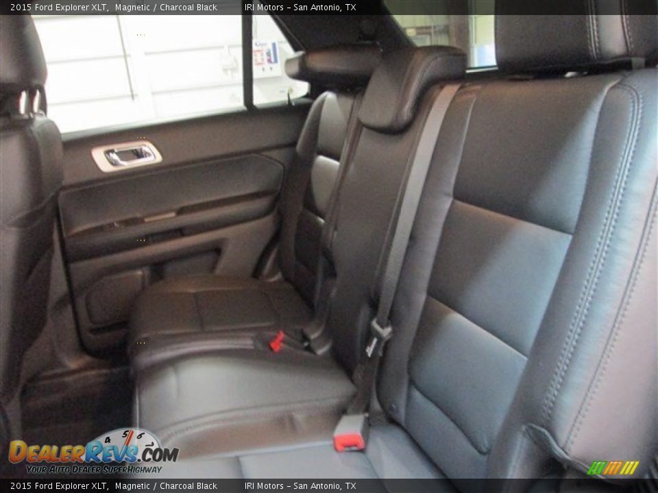 2015 Ford Explorer XLT Magnetic / Charcoal Black Photo #10