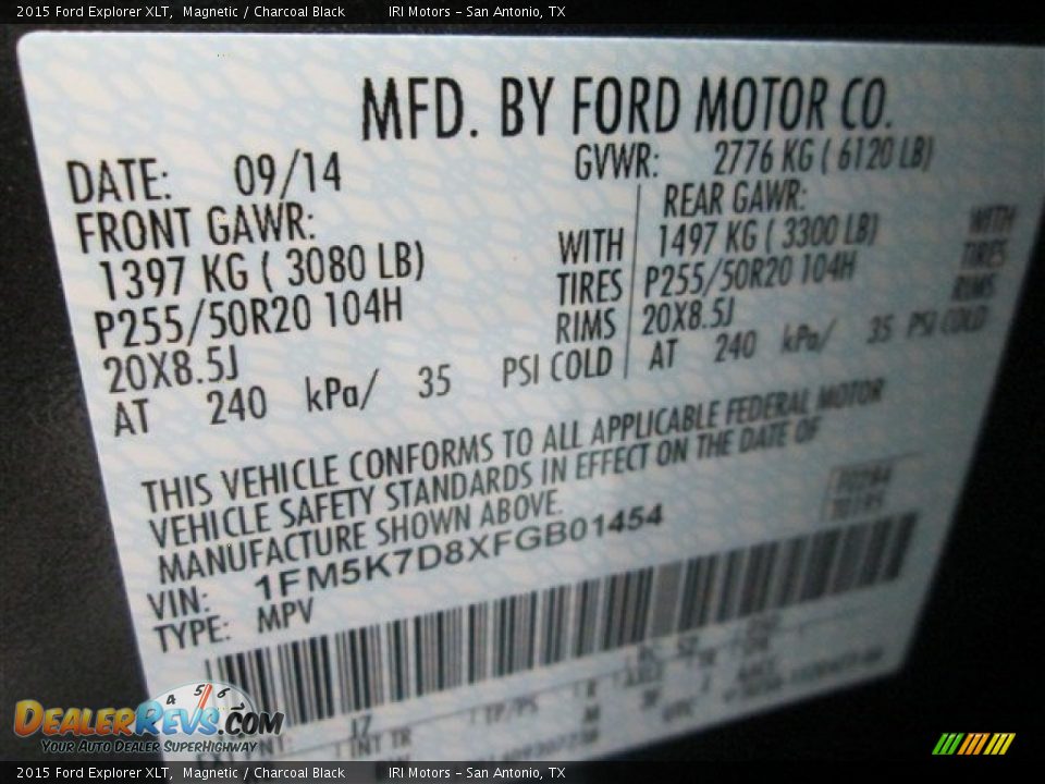 2015 Ford Explorer XLT Magnetic / Charcoal Black Photo #17