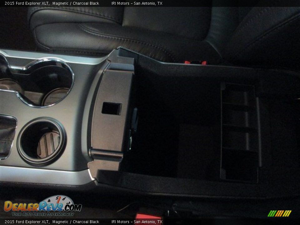 2015 Ford Explorer XLT Magnetic / Charcoal Black Photo #24