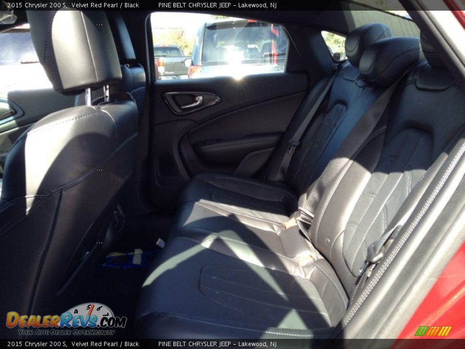 2015 Chrysler 200 S Velvet Red Pearl / Black Photo #6