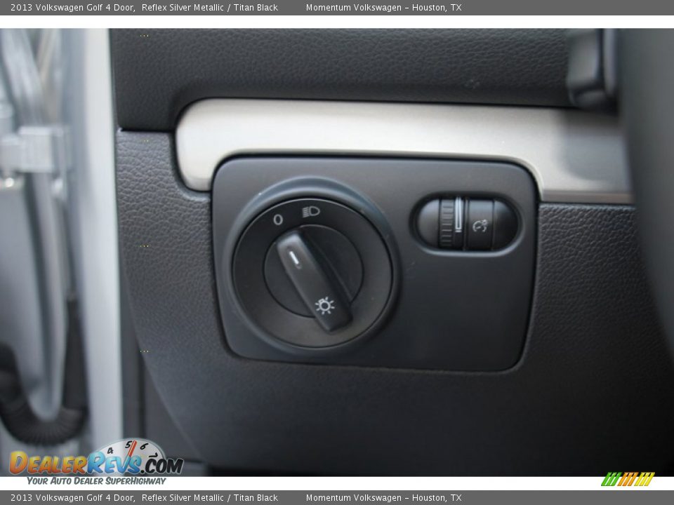 2013 Volkswagen Golf 4 Door Reflex Silver Metallic / Titan Black Photo #18