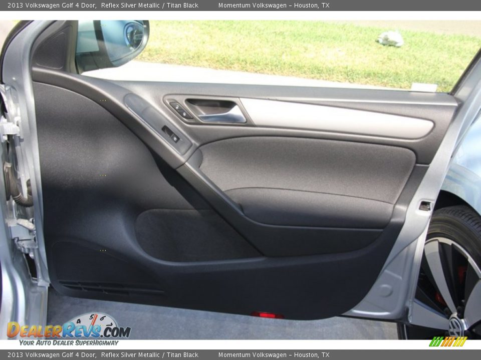 2013 Volkswagen Golf 4 Door Reflex Silver Metallic / Titan Black Photo #29