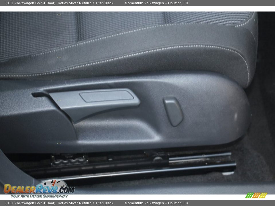 2013 Volkswagen Golf 4 Door Reflex Silver Metallic / Titan Black Photo #32