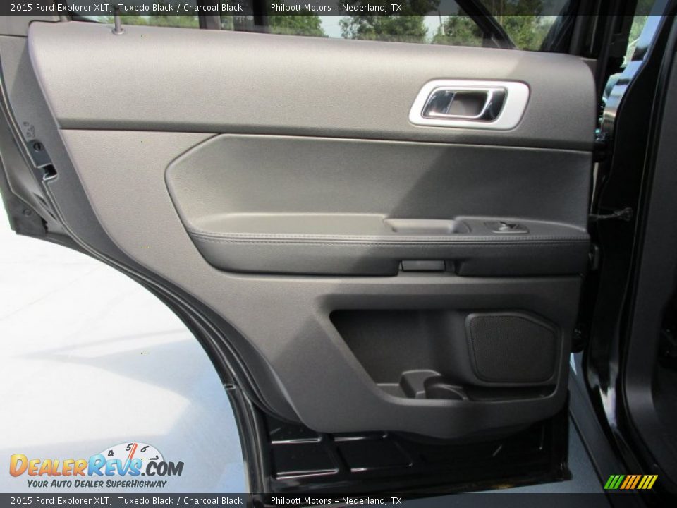 2015 Ford Explorer XLT Tuxedo Black / Charcoal Black Photo #21