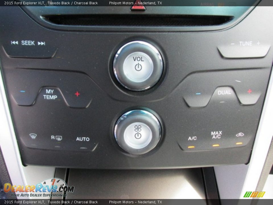 2015 Ford Explorer XLT Tuxedo Black / Charcoal Black Photo #31