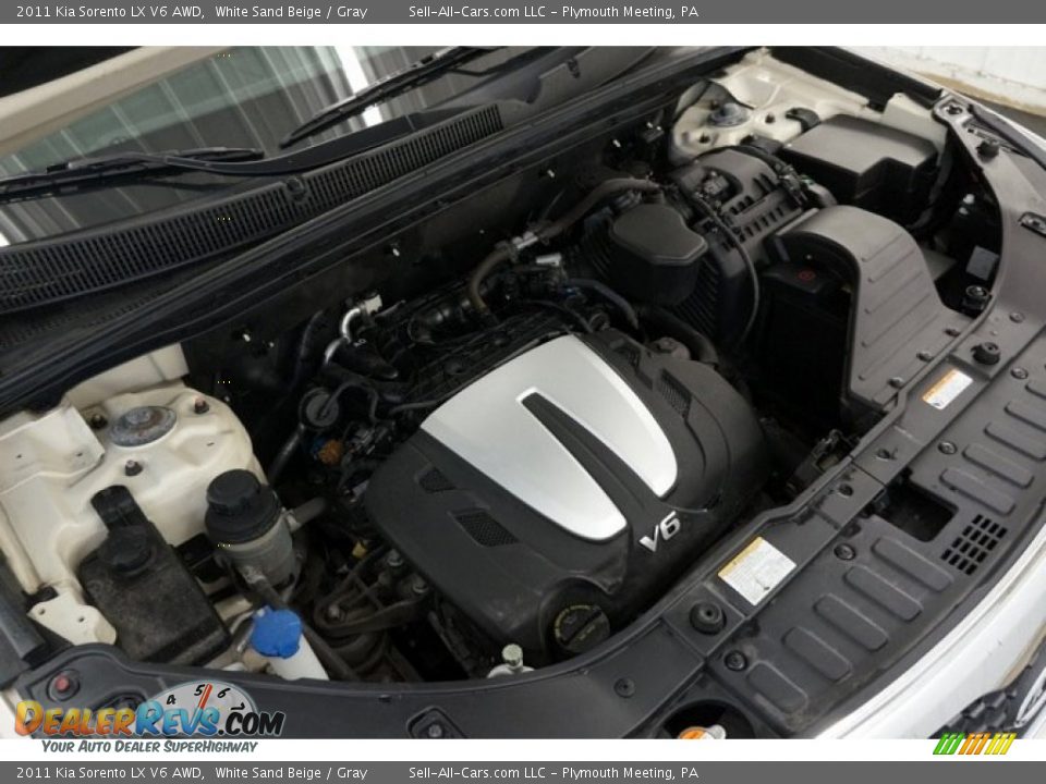 2011 Kia Sorento LX V6 AWD White Sand Beige / Gray Photo #33