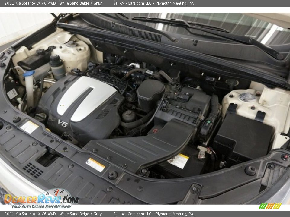 2011 Kia Sorento LX V6 AWD White Sand Beige / Gray Photo #34