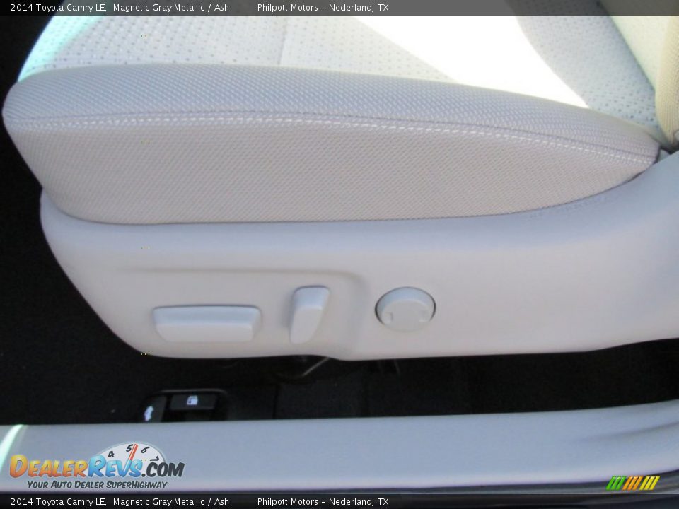2014 Toyota Camry LE Magnetic Gray Metallic / Ash Photo #24