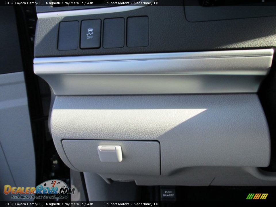 2014 Toyota Camry LE Magnetic Gray Metallic / Ash Photo #32