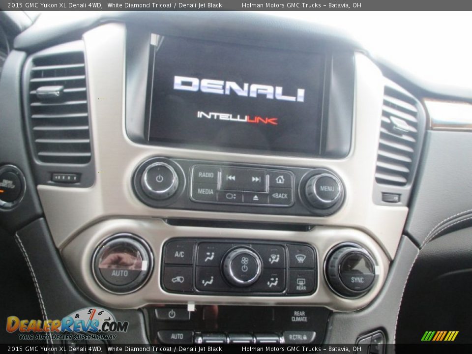 2015 GMC Yukon XL Denali 4WD White Diamond Tricoat / Denali Jet Black Photo #8
