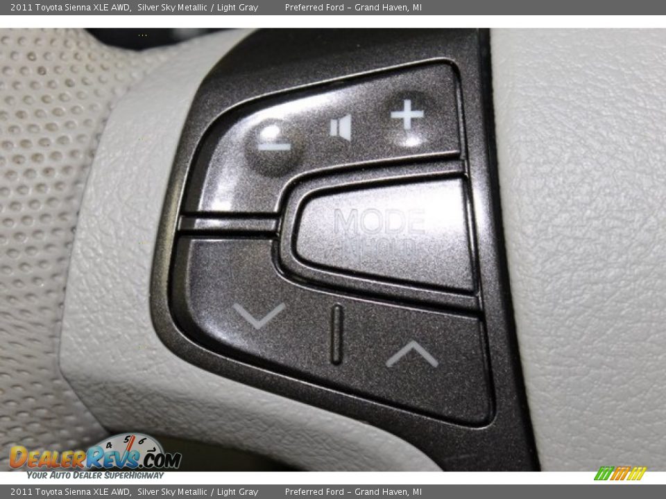 2011 Toyota Sienna XLE AWD Silver Sky Metallic / Light Gray Photo #34
