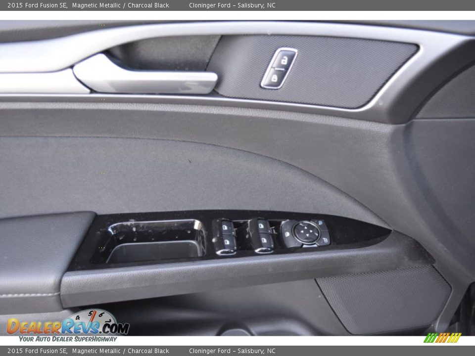 2015 Ford Fusion SE Magnetic Metallic / Charcoal Black Photo #5