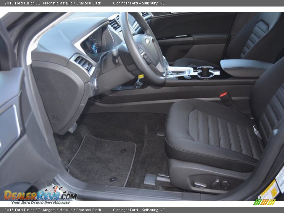 2015 Ford Fusion SE Magnetic Metallic / Charcoal Black Photo #6