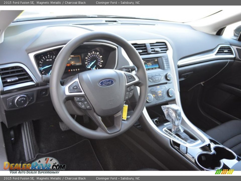2015 Ford Fusion SE Magnetic Metallic / Charcoal Black Photo #7