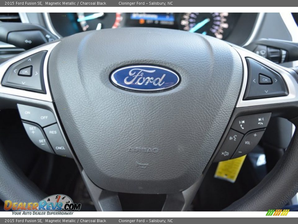 2015 Ford Fusion SE Magnetic Metallic / Charcoal Black Photo #14