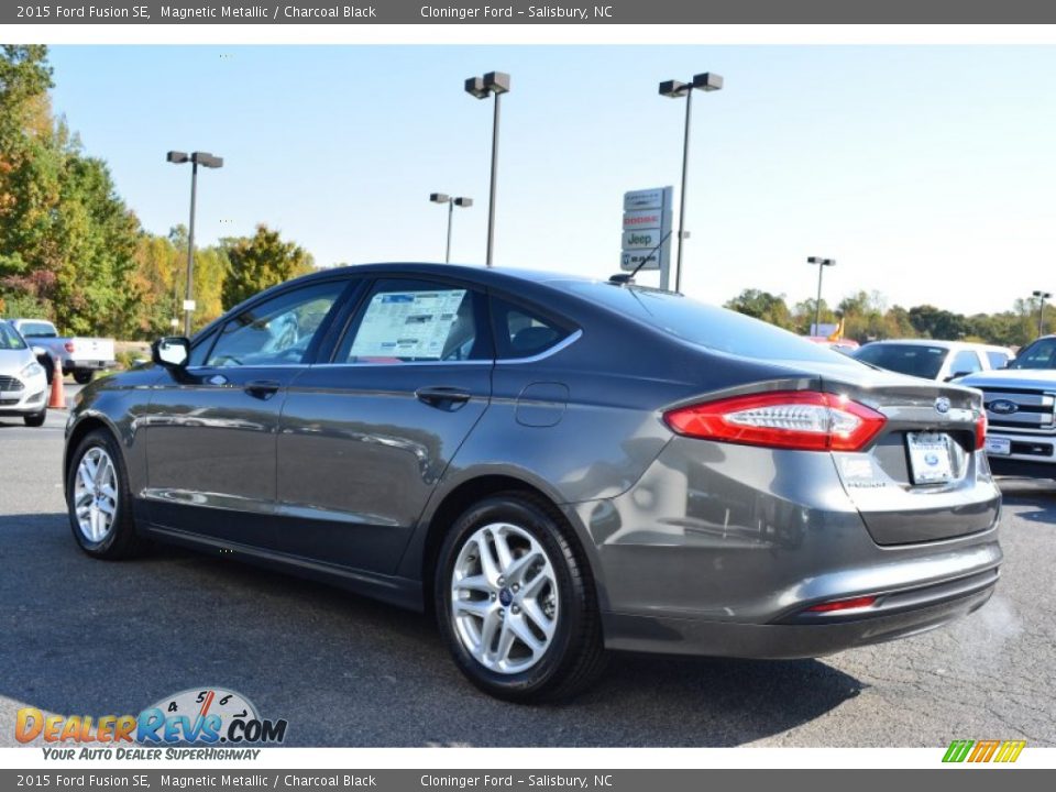 2015 Ford Fusion SE Magnetic Metallic / Charcoal Black Photo #18