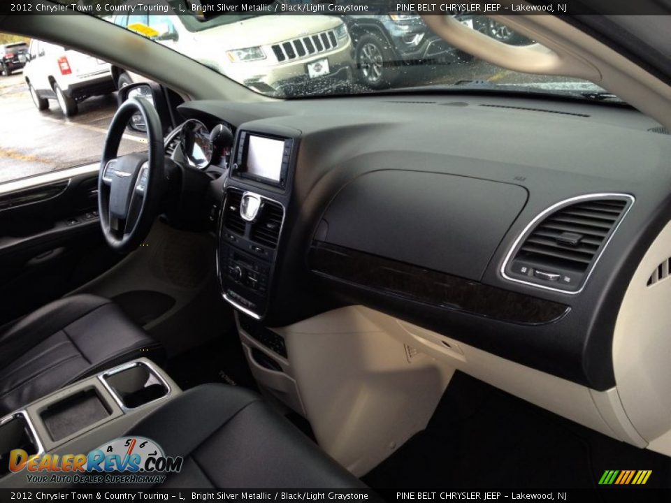 2012 Chrysler Town & Country Touring - L Bright Silver Metallic / Black/Light Graystone Photo #7