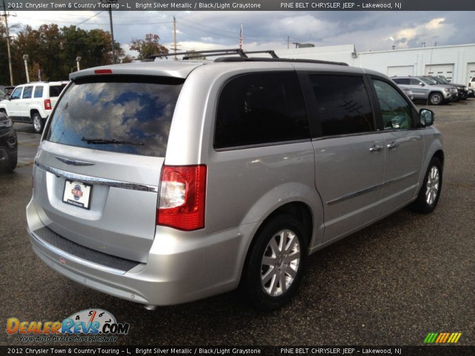 2012 Chrysler Town & Country Touring - L Bright Silver Metallic / Black/Light Graystone Photo #8