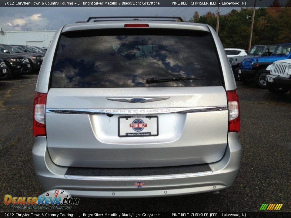 2012 Chrysler Town & Country Touring - L Bright Silver Metallic / Black/Light Graystone Photo #9